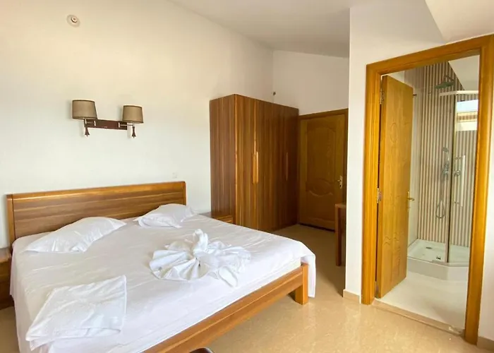 Sor מלון אפורי נורד